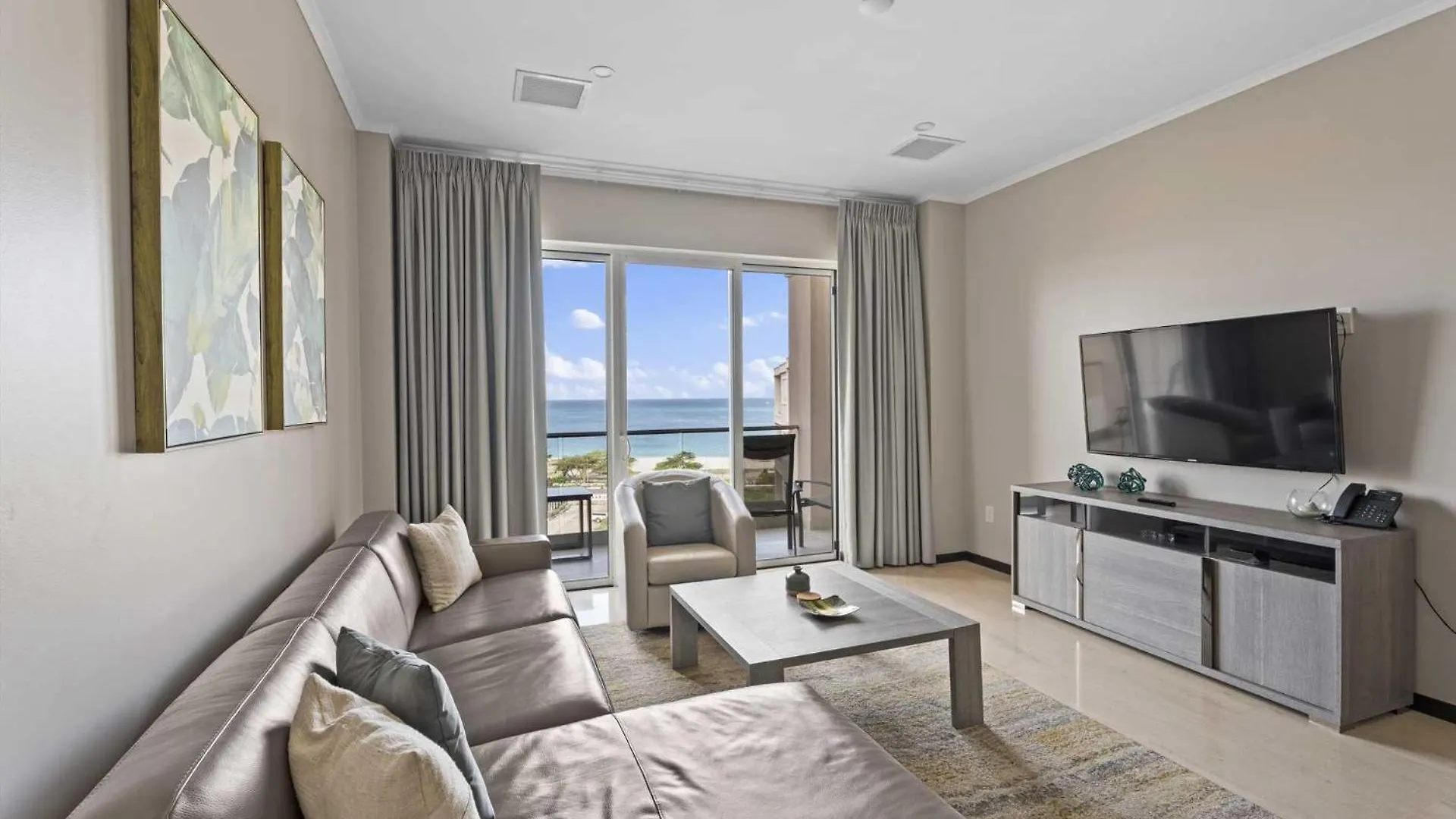 Beach View - Seascape Retreat 2Br Condo - Lv605 Palm Beach