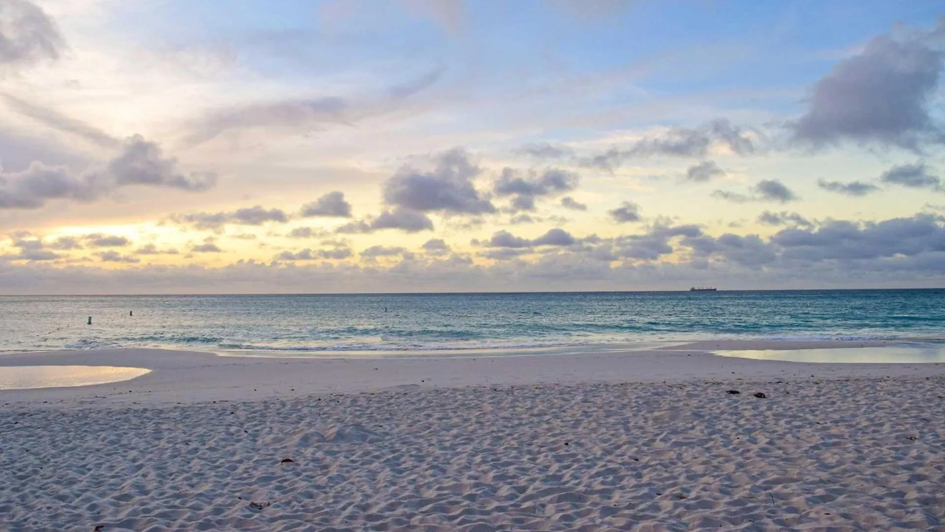 Beach View - Seascape Retreat 2Br Condo - Lv605 Palm Beach